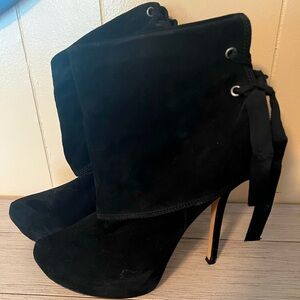 NEW! Bakers Black Pumps!